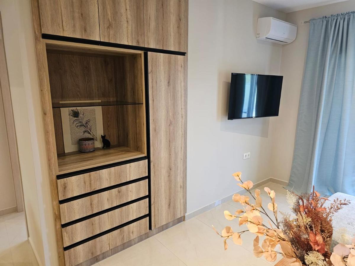 Agora Luxury Apartment 3 Лоутраки Экстерьер фото